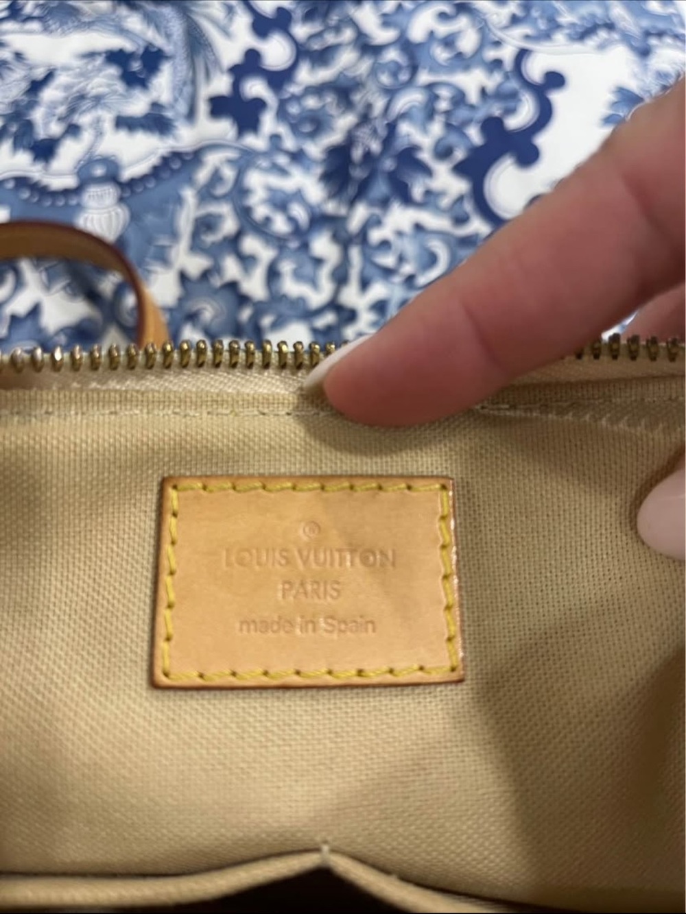 Louis Vuitton Damier Azur Crossbody Bag Siracusa PM - Picture 5 of 8
